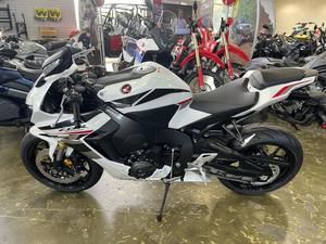 En stock: Motocicletas deportivas CBR1000RRR 2026 disponibles para la venta y listas para exportar - Product Image 2