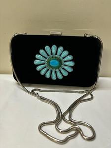 Nouvelle collection de pochettes pour femmes avec un design Jaguar fabriqué sur du cuir noir Taille 8x5 Sac de pochettes pour femmes à vendre à l'exportation - Product Image 2