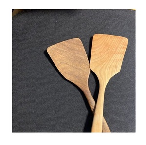 Utensilios de cuchara de madera natural Utensilios de cocina Cucharas de cocina y espátulas Cucharas de madera para cocinar Ensalada a la venta - Product Image 1