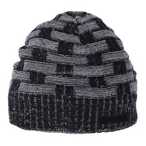 Offre Spéciale Bonnet tricoté sportif à 5 panneaux avec logo personnalisé pour l'hiver Bonnet uni pour l'extérieur avec options de taille de broderie disponibles - Product Image 1
