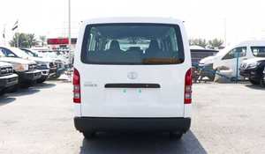 Furgoneta HIACE 2023 de Gasolina con Asientos de Cuero, Volante a la Izquierda, Transmisión Automática, Cámara Trasera de 360°, Techo Panorámico - Product Image 5