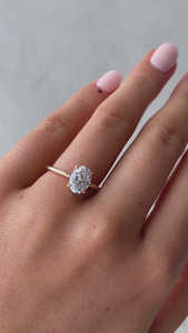 Anillos de compromiso de solitario de diamante cultivado en laboratorio de corte ovalado diseño minimalista Juego de puntas de oro sólido de 18 quilates anillos de solitario de Halo para mujer - Product Image 5