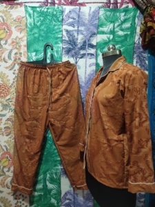 Conjunto de pijama de seda hecho a mano de lujo para mujer, ropa de dormir suave, bolsa de regalo a juego, ropa de dormir de verano para dama de honor, elegante, cómoda, Floral - Product Image 3