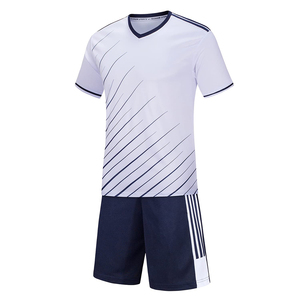 เสื้อฟุตบอล ชุดแข่งขันฟุตบอล ผ้าโพลีเอสเตอร์ 100% น้ำหนัก 380 กรัม พิมพ์ลายดิจิทัลพร้อมโลโก้ทีม ชุดสโมสรนานาชาติ - Product Image 2