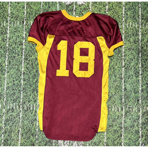 Conjunto de camiseta de fútbol americano para jóvenes adultos unisex granate dorado/Uniforme sublimado personalizado con técnica impresa de manga corta - Product Image 2