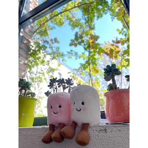 Jellycat 25º Aniversario: Nuevos Peluches de Malvaviscos Rosas y Blancos de 9cm, Rellenos de Algodón PP, Bordados con Técnicas de Lavado - Product Image 3