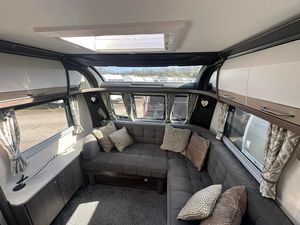 Caravana Teardrop Económica de Alta Calidad para 2 Personas, Mini Remolque Blanco con Certificado Europeo 2024 - Product Image 4