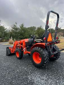 Tractor Compacto Maasey Ferguson B2320 B3211 B1820 BX BX23S 4WD con Motor Cummins de 120HP y Cargador LA304 - Product Image 3