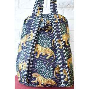 Sac à dos souple en coton imprimé léopard noir durable RAJASTHANI TEXTILE Bohomin, sac de voyage élégant à imprimé animal pour étudiants et collégiens - Product Image 3