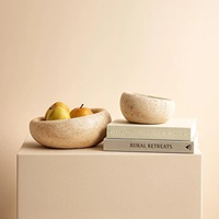Bol décoratif en pierre de travertin moderne avec une forme organique minimaliste pour la décoration intérieure de luxe et un style d'accentuation élégant