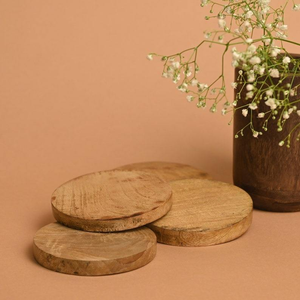 Ensemble de sous-verres en bois élégants et luxueux avec support en fer forgé de style vintage, durable, écologique, fait à la main pour les mariages, Inde - Product Image 6