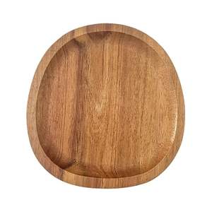 Plateau rond en bois, fabriqué à la main à partir de bois massif naturel avec une finition lisse, idéal pour la décoration de la cuisine et de la salle à manger - Product Image 6