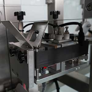 De remplissage de dây kéo <span class=keywords><strong>Ziplock</strong></span> điền <span class=keywords><strong>mini</strong></span> trà Thé Túi tự động đóng gói ngang doypack máy đóng gói tuyến tính - Product Image 3