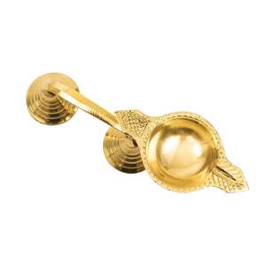 Porte-camphre Dani pour la salle de prière |   Brûleur Diya en laiton pour Mandir et maison |   Support Aarati pour les rituels Dhoop Kapoor et Pooja - Product Image 3