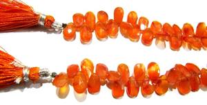 Cuentas de piedras preciosas naturales naranja cornalina 7x10mm forma de pera Briolette facetado 8 pulgadas hebra larga - Product Image 3