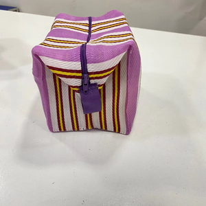 Bolsa de viaje a rayas personalizada para la playa, bolsa ecológica de nailon reciclado reutilizable con cremallera y logotipo, bolsa de aseo para cosméticos - Product Image 1