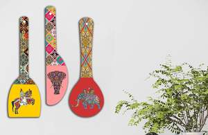 Rajasthani วัฒนธรรมแขวนผนังไม้ช้อนสำหรับบ้าน | สำนักงาน | ห้องนั่งเล่น | ของขวัญ | รายการตกแต่งที่ทันสมัย - Product Image 2