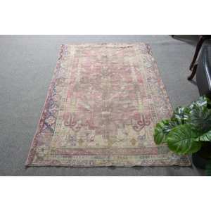 Alfombra de lana turca Vintage de 4x5,9 pies, color rosa y beige, área grande clásica, rectángulo, retales abstractos para habitación de adolescentes, pasillo, látex - Product Image 1