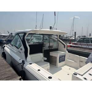 Bateau de pêche Pursuit DC 326 2025 avec moteur Yamaha, longueur 8,1-12 m, capacité de carburant de 300 gallons - Product Image 2