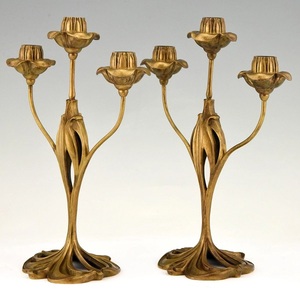 Candelabro de Metal con Diseño Tradicional, Adorno de Hierro para Regalo de San Valentín, Boda, Candelabro de Metal de Cinco Brazos con Diseño Repujado - Product Image 6