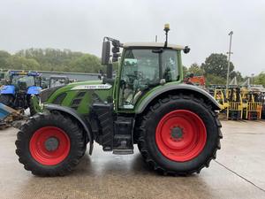 Buy Fendt 724 Vario <b>Now</b> Fast Delivery Available Premium Quality Tractor for Maximum Efficiency in Farming Operations - Product Image 3