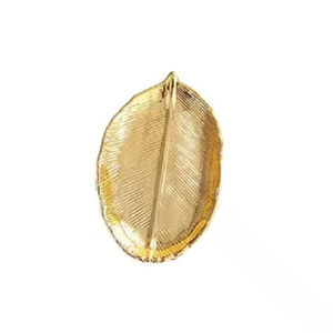 Hecho de aluminio dorado Calidad superior Plato decorativo para servir postres Diseño único Bandeja para servir en forma de hoja - Product Image 5