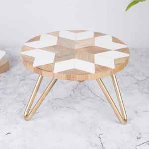 Noor Al Zain Support à gâteau en résine en bois de qualité supérieure Porte-dessert fait à la main avec base en métal pour les événements de mariage et les tables de fête élégantes - Product Image 5