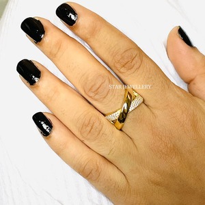 แหวนแต่งงานแบบไขว้ประดับเพชรแท้สีทอง14K แหวนแต่งงานสุดหรู - Product Image 5