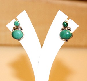 Boucles d'oreilles ethniques en argent sterling 925 du Népal artisanales de forme ovale pierres de cristal de guérison turquoise bijoux en malachite idée cadeau - Product Image 6