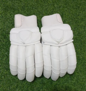 Guantes de Bateo de Cricket Personalizados de Alta Calidad, Almohadillas de Cuero, Impermeables, Transpirables, para Uso en Invierno, Personalizables para Jugadores Individuales - Product Image 6
