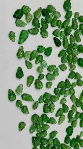 Feuilles sculptées en tsavorite de qualité supérieure, pierre précieuse en tsavorite de qualité supérieure, feuilles magnifiquement sculptées, produit en vrac, fait à la main - Product Image 4