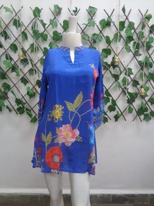 Robe ethnique Kurti en crêpe de rayonne pour femme à la demande à un prix abordable disponible auprès d'un fournisseur indien - Product Image 2