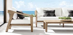 Sillón moderno con elegante marco de madera maciza, líneas limpias y diseño minimalista con respaldo de ratán que acentúa la elegancia atemporal - Product Image 4