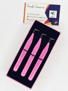 Pince à cils en acier inoxydable revêtue de caoutchouc avec logo personnalisable Pointe argentée maigre à 90 degrés Nouveau design de poignée en couleur blanche - Product Image 3