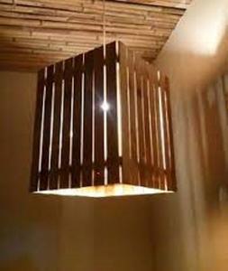 Productos de tendencia 2023 recién llegados lámparas de mesa de ratán de bambú hechas a mano decoración del hogar lámparas de madera personalizadas de fábrica lámparas de escritorio - Product Image 4