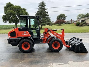 Minicargadora Compacta con Motor Diésel, Alta Capacidad de Carga, Cargadora de Troncos, Cargadora de Ruedas Kubota, Precio Económico en Venta - Product Image 1