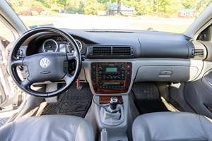 Volkswagen Passat W8 Wagon 2003 Usado, Sin Reserva, Transmisión Manual de 6 Velocidades - Motor W8 de 4.0 Litros, Tracción en las Cuatro Ruedas, Mayormente sin Modificaciones - Product Image 3