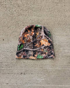 Fabrication OEM Impression numérique de motifs d'arbres Bonnets d'impression par sublimation de chapeau en acrylique jacquard d'hiver - Product Image 1