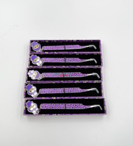 Pinzas para pestañas con diseño personalizado, finas, con volumen de 90 grados, recubiertas de papel de acero inoxidable con atractivos abalorios y punta de fibra - Product Image 4