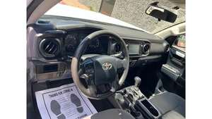 VENTAS EXPERTAS 2023 SR Access Cab 6.1' Bed I4 RWD Automático Volante a la Izquierda Asientos de Cuero Coches Usados Premium de Temporada - Product Image 2