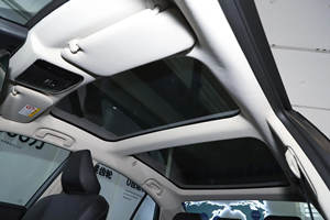 Berline à essence d'occasion 2025, automatique, conduite à gauche, état propre, sièges en cuir, taille des pneus R18, couleur foncée, conduite à gauche, manuelle, pour l'importation - Product Image 3