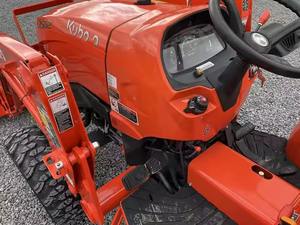 Tractor usado Kubota L2502HST 25HP, 4WD, horas bajas, perfecto para pequeñas granjas en venta - Product Image 3