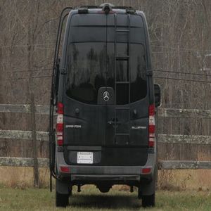 Conversión de Camper Benz Sprinter 2500 2014, Motor Turbodiésel, Paneles Solares - Product Image 3