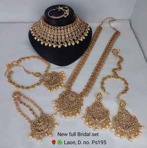 Conjunto de collar de joyería nupcial completo antiguo de diseñador chapado en oro tradicional indio y de moda WithMaangTikka para niña y Mujer - Product Image 2