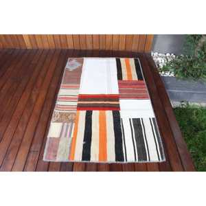 Tapis turc à accents ethniques, tapis vintage 3,2x4,9 pieds, tapis en laine Kilim noir - Product Image 1