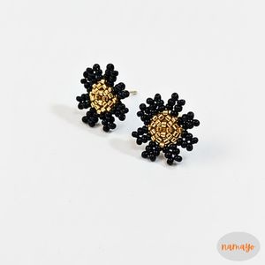 Pendientes de Botón Namayo con Roseta Dorada Eclipse Bohemia Chapados en Oro de 24K - Regalo - Product Image 1