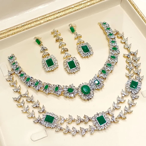 Ensemble de bijoux de mariée élégant et classique en acier inoxydable plaqué argent avec cristaux et strass pour les anniversaires et les événements du soir - Product Image 1
