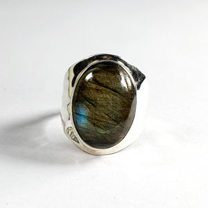 Anillo de Labradorita de Diseño, 7.7 Gramos, con Baño de Oro de 18K, Engaste de Bisel, Patrón de Ojo Retro, Regalo para Él/Ella, Aleación/Cobre - Product Image 1