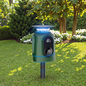 Fabricante de Control de plagas 2025 nuevo Repelente de animales 360 repelente de animales ultrasónico con energía Solar para perros y gatos - Product Image 1