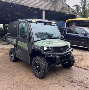 รถอเนกประสงค์ John Deere Gator XUV 590E ปี 2022 เครื่องยนต์ 4 จังหวะ เกียร์อัตโนมัติ ได้รับการรับรองมาตรฐาน EEC ระบบขับเคลื่อน 2 ล้อ พร้อมระบบล็อคเฟืองท้าย - Product Image 1